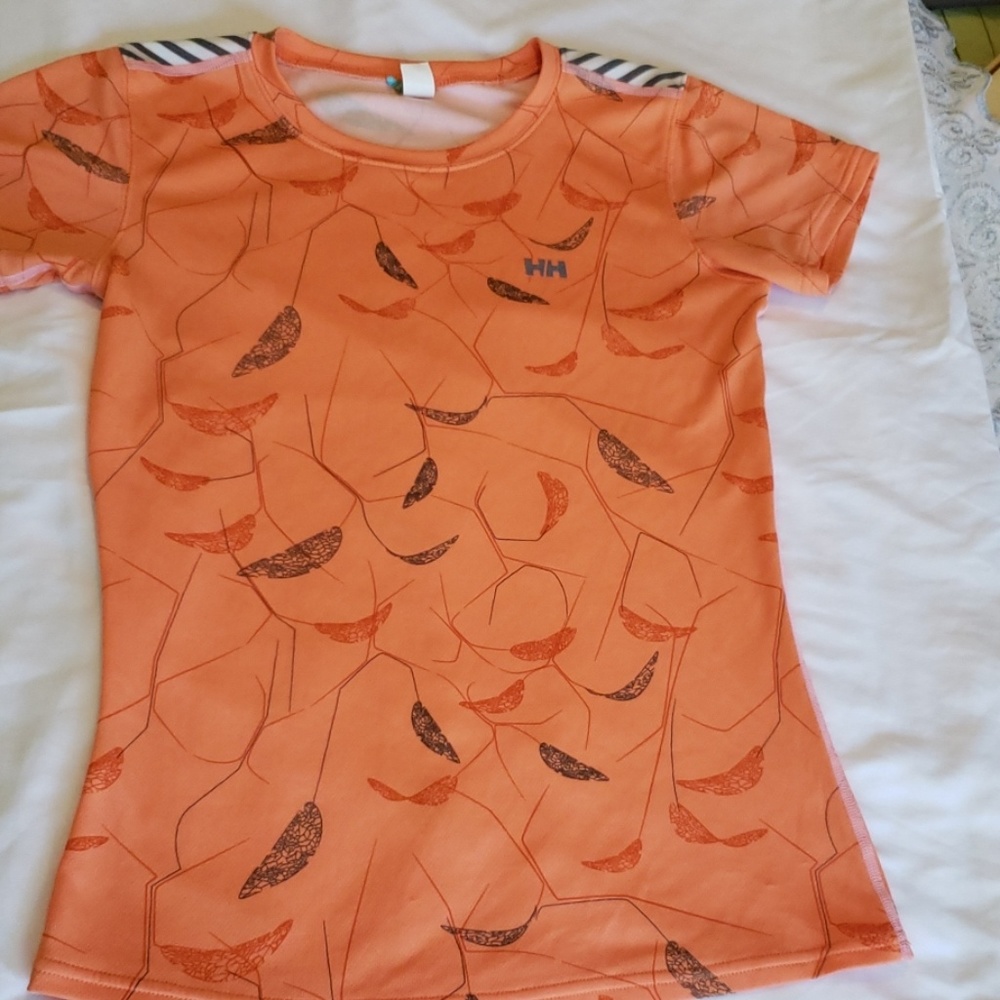 Helly Hansen Running tshirt with great design.Smal